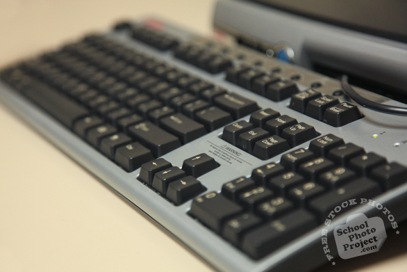 computer keyboard, qwerty keyboard, PC keyboard, old keyboard, daily objects, free stock photo, picture, free images download, stock photography, royalty-free image