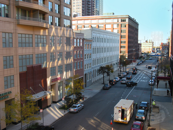 Chicago downtown, Chicago businesses, downtown street, street view, windows, architecture photo, building, free stock photos, free images, royalty-free image