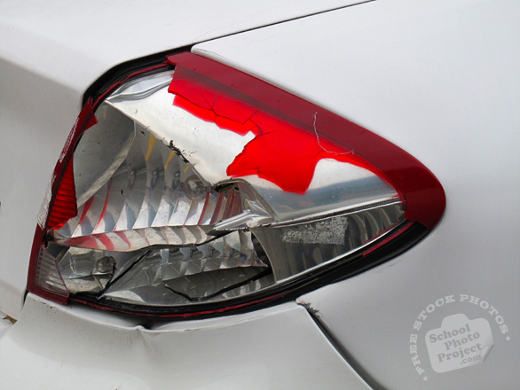 broken tail light, damaged rear light, car, auto, automobile, free foto, free photo, picture, image, free images download, stock photography, stock images, royalty-free image