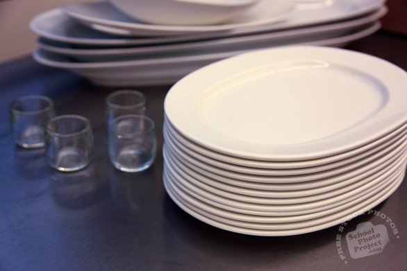 porcelain plate, candle glass, food plates, serving dish, white porcelain plate, candle cups, dishes, tableware, dishware, dinnerware, kitchen utensils, cooking tools, free stock photo, free picture, stock photography, stock image, royalty-free image