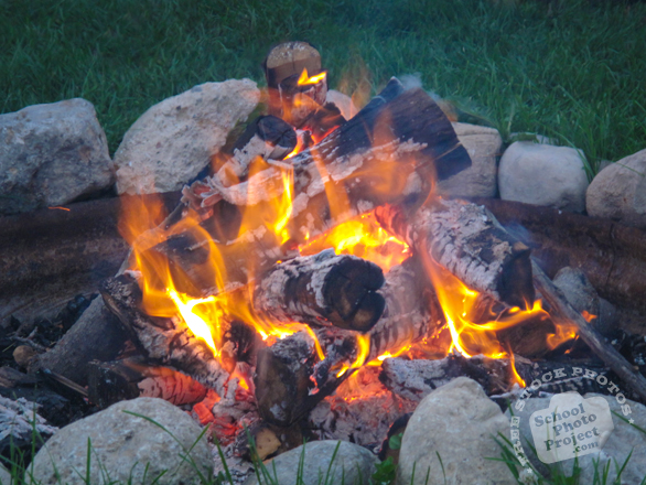 fire, small bonfire, campfire, free stock photo, picture, free images download, stock photography, royalty-free image
