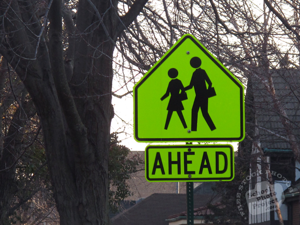 school ahead sign, traffic sign, street sign, road sign, stop sign, warning sign, sign, standing sign, free photo, picture, image, free images download, stock photography, stock images, royalty-free image