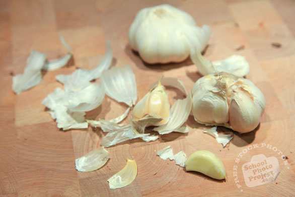 garlics, peeled garlic, garlic cloves, vegetable photos, veggie, free stock photo, royalty-free image